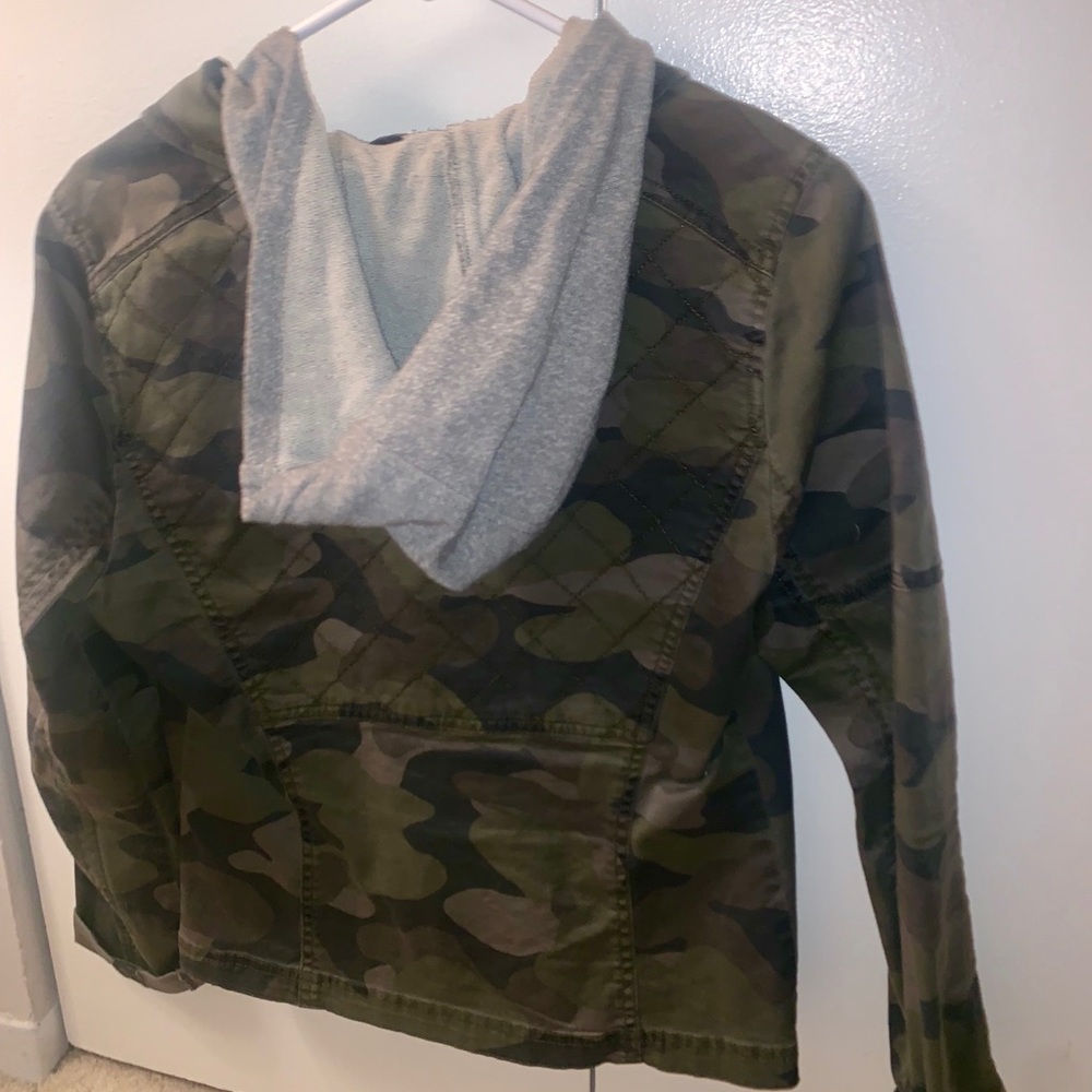 Express camo jacket with sweatshirt hood size M